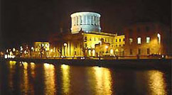 Four Courts bei Nacht, © 1996 Juergen Kullmann