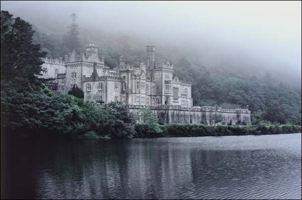 Kylemore Abbey, Co. Galway, © 1993 Juergen Kullmann