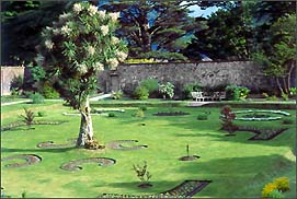 Kylemore Garden, © 2003 Juergen Kullmann