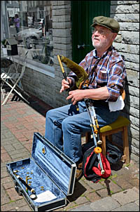 Dudelsackspieler in Clifden, © 2017 Jürgen Kullmann