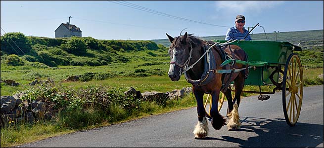 Public Transport on Inis Mór © 2018 Jürgen Kullmann